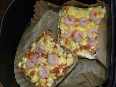 Kreminiai skrudinti sumuštiniai su krevetėmis Žingsnis 4