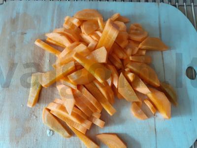 Troškinti daržovės su kiauliena ir prieskoniais Žingsnis 2