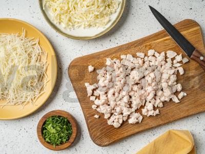 Česnakinis duona su pesto ir sūriu Žingsnis 3