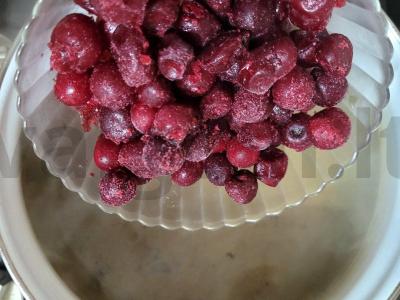 Naudingas kompotas su šilauogėmis, vyšniomis, erškėtrožėmis ir gervuogėmis Žingsnis 1