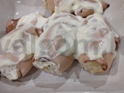 Kalmarai, įdaryti ryžiais Žingsnis 6