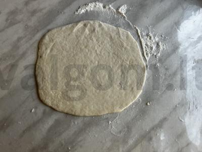 Sluoksniuotos tešlos konvertukai su varške ir obuoliais Žingsnis 5