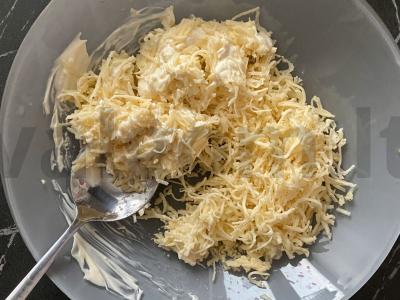 15 minučių kumpio užkandis su sūriu ir česnaku Žingsnis 3