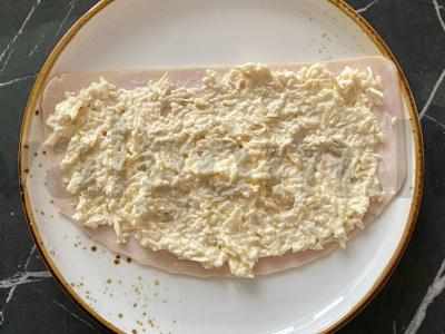 15 minučių kumpio užkandis su sūriu ir česnaku Žingsnis 4