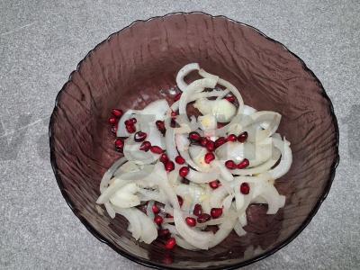 Kepti vištienos sparneliai su marinuotais svogūnais Žingsnis 6