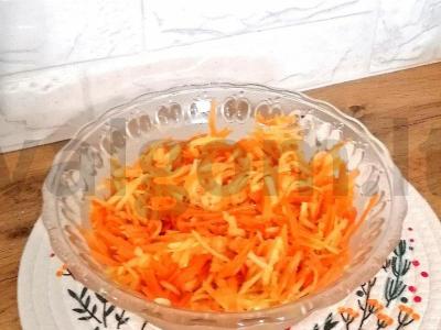 Morkų ir obuolių salotas per 15 minučių Žingsnis 6