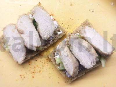 Skrebučiai su rūkytomis vištienos krūtinėlėmis ir agurkais Žingsnis 5