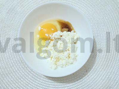 Purūs varškės keksiukas su kakava ir ruduoju cukrumi Žingsnis 1