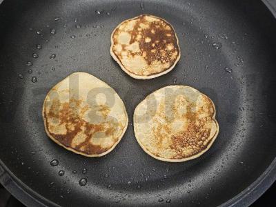 Vaikiški blynai su vaisių tyre per 30 minučių Žingsnis 4