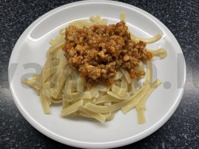 Nudelių patiekalas su aštriu čili padažu ir faršu Žingsnis 6