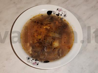 Sriuba su kviečių ir miško grybais pagrindine nuotrauka