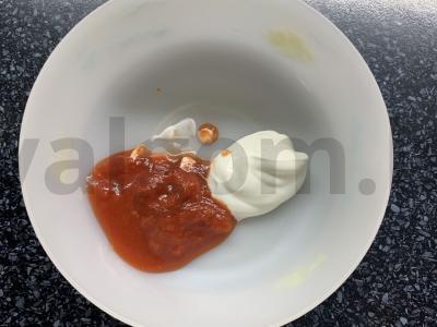 Karšti sumuštiniai su pomidorais ir Adygei sūriu Žingsnis 1