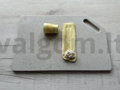 Cukinijų ritinėliai su sūriu ir pomidorų tyrė Žingsnis 5