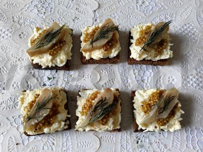 Užkandžių kanapės su silke Žingsnis 6