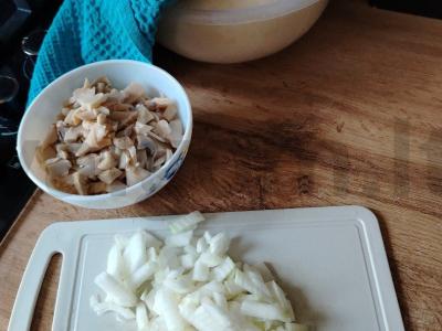 Kibinai su bulvėmis, grybais ir svogūnais Žingsnis 5