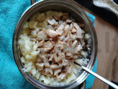 Kibinai su bulvėmis, grybais ir svogūnais Žingsnis 8