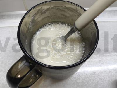 Namų pica su mocarela ir paprikomis Žingsnis 1