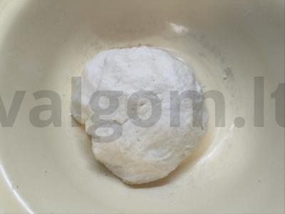 Namų pica su mocarela ir paprikomis Žingsnis 3