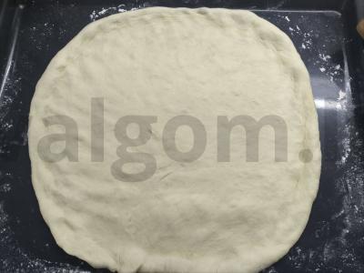 Namų pica su mocarela ir paprikomis Žingsnis 8