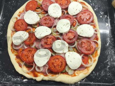 Namų pica su mocarela ir paprikomis Žingsnis 11