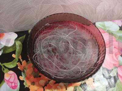 Funchosa su daržovėmis ir rūkyta unguriu Žingsnis 2