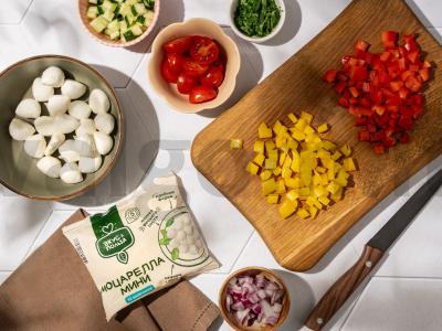 Daržovių salotas su keptu avinžirniu ir mocarela Žingsnis 3