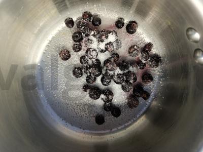 Müsli su serbentų uogiene ir jogurtu Žingsnis 1