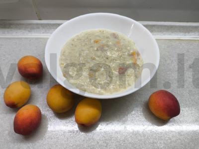 Avižų košė su abrikosais pusryčiams pagrindine nuotrauka