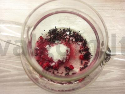 Arbatos gėrimas su granatu ir liepų bei juodųjų serbentų nuoviru Žingsnis 3