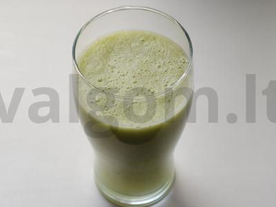 Cukinijų kokteilis su agurku ir ajranu pagrindine nuotrauka