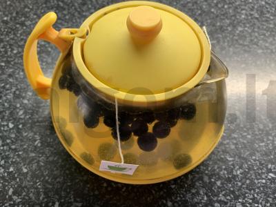 Ramunėlių arbata su uogomis, medumi ir marakuja sirupu Žingsnis 4