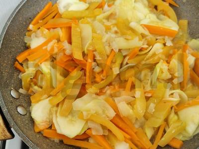 Daržovių kotletai aštriame pomidorų padaže Žingsnis 6