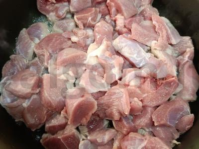 Pupelių-kopūstų guliašas su kalakutiena Žingsnis 2