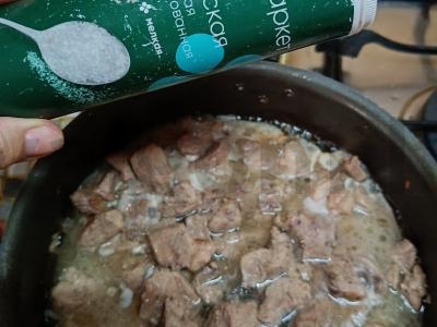 Pupelių-kopūstų guliašas su kalakutiena Žingsnis 4