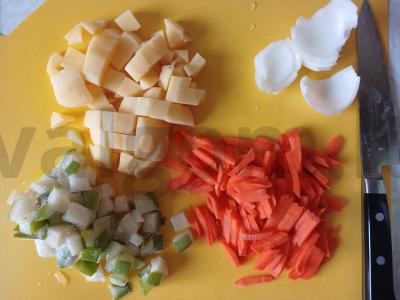 Daržovių sriuba su ivasi ir kiaušinių užpilu namuose Žingsnis 1