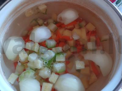 Daržovių sriuba su ivasi ir kiaušinių užpilu namuose Žingsnis 3