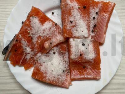 Sūdyta upėtakis su citrinos sultimis Žingsnis 2