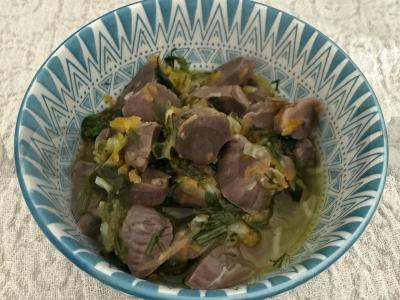 Troškinti antis skrandžiai vakarienei pagrindine nuotrauka