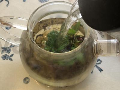 Arbata su avietėmis, mėtomis ir citrina Žingsnis 4