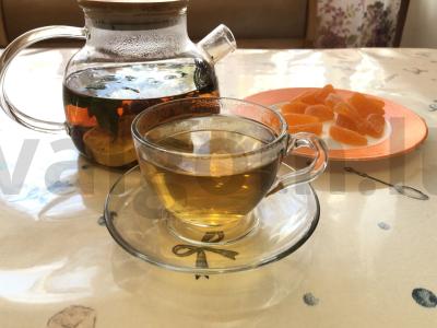 Arbata su avietėmis, mėtomis ir citrina pagrindine nuotrauka