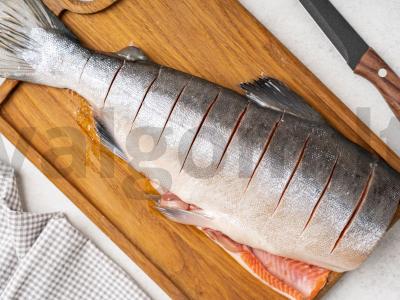 Visas lašišas kepimas orkaitėje Žingsnis 2