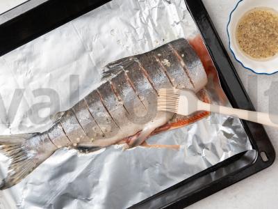 Visas lašišas kepimas orkaitėje Žingsnis 4