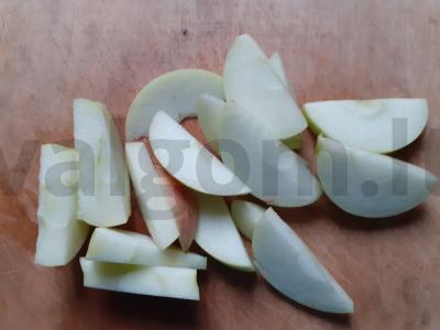 Žalioji arbata su pipirmėte, medumi ir obuoliais Žingsnis 1