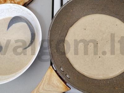 Ruginiai blynai su alumi ir rūgpieniu Žingsnis 4