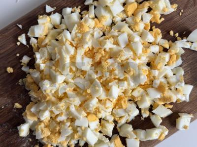 Tuno, kiaušinio ir svogūno pyragas Žingsnis 3