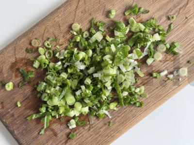 Tuno, kiaušinio ir svogūno pyragas Žingsnis 4