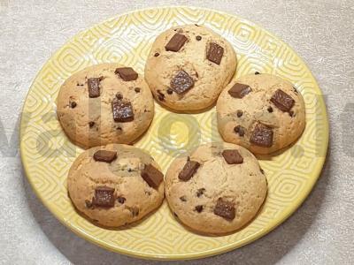 Banano sausainiai su šokolado gabaliukais pagrindine nuotrauka