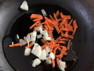 Daržovių, grietinėlės ir sūrio tyrės sriuba Žingsnis 2