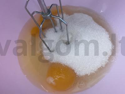 Oro pyragas su jogurtu Žingsnis 1