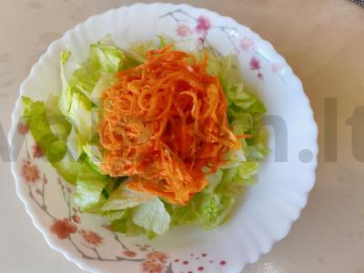 Salotas su vištiena ir rūkytu sūriu Žingsnis 2